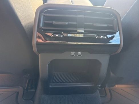 Used 2025 BMW 530i xDrive w/ Premium Package image 23