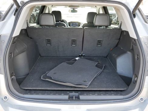 Used 2023 GMC Terrain SLT AWD/4WD image 14