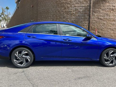 New 2025 Hyundai Elantra Limited image 6
