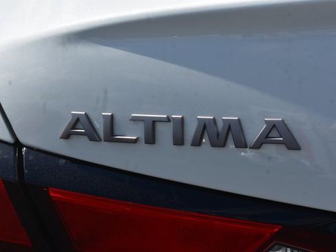 New 2026 Nissan Altima 2.5 SR FWD image 7