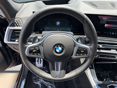 Used 2024 BMW X5 xDrive40i w/ M Sport Package AWD/4WD image 10