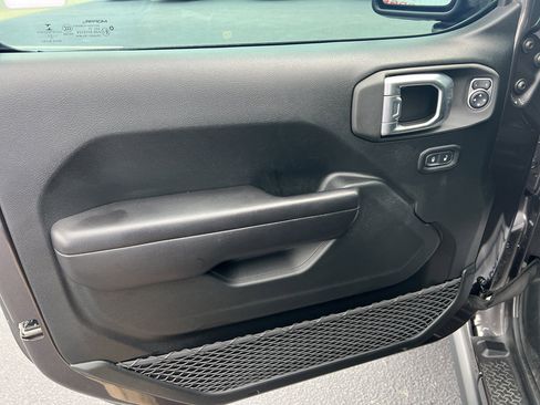 Used 2021 Jeep Wrangler Willys image 8