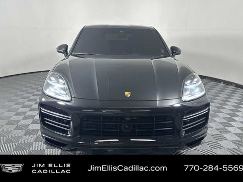 Used 2022 Porsche Cayenne Turbo S image 2