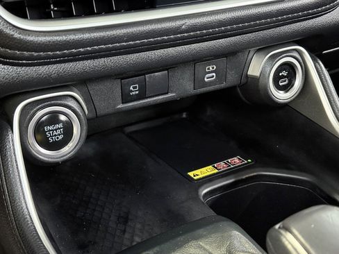 Used 2024 Toyota Grand Highlander Limited image 32