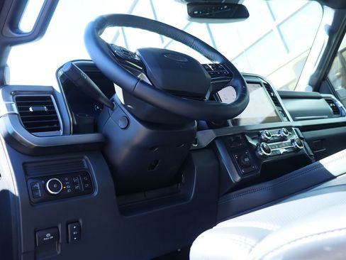 Used 2025 Ford F250 Platinum image 41