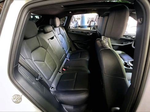 Used 2024 Porsche Macan AWD/4WD image 20