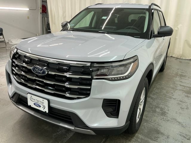 New 2026 Ford Explorer Active AWD/4WD image 9