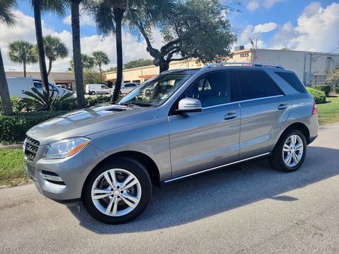 Used 2014 Mercedes-Benz ML 350 BlueTEC 4MATIC image 9