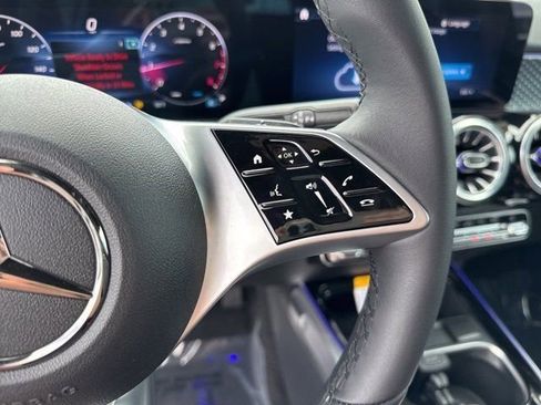 New 2025 Mercedes-Benz GLB 250 image 17