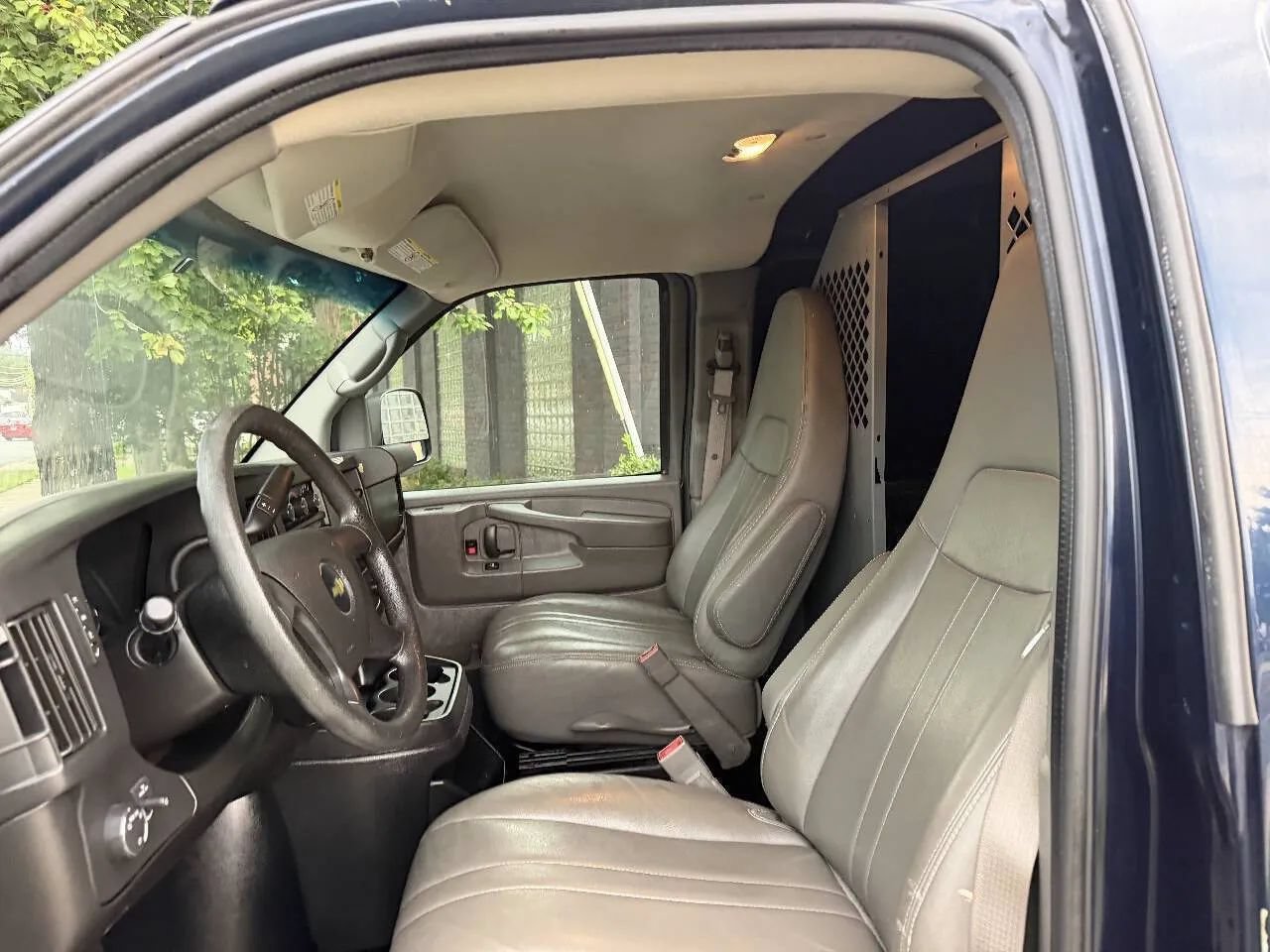 Used 2015 Chevrolet Express 2500 w/ Cold Climate Package RWD image 20