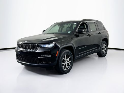 Used 2023 Jeep Grand Cherokee Limited image 1