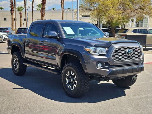 Used 2022 Toyota Tacoma TRD Off-Road AWD/4WD image 7