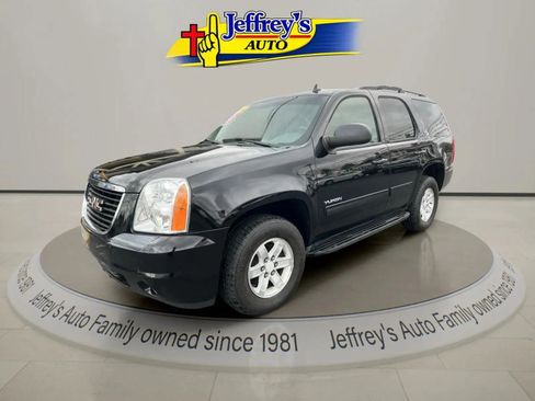 Used 2011 GMC Yukon SLT w/ SLT-2 Equipment Package AWD/4WD image 1