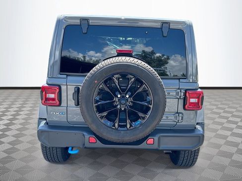 Used 2022 Jeep Wrangler Unlimited Sahara w/ Dual Top Group AWD/4WD image 7