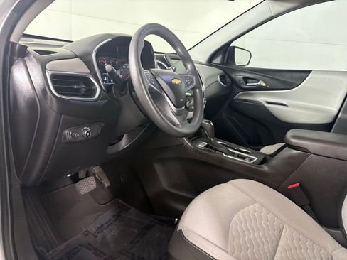 Used 2018 Chevrolet Equinox LS image 21