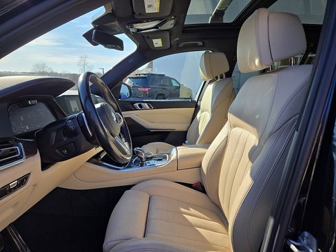 Used 2022 BMW X5 xDrive40i w/ M Sport Package image 13