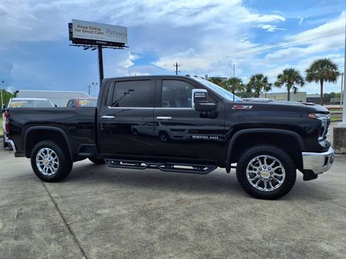 Used 2024 Chevrolet Silverado 2500 LTZ w/ LTZ Convenience Package AWD/4WD image 4