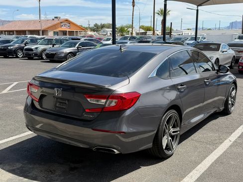 Used 2018 Honda Accord Sport image 9