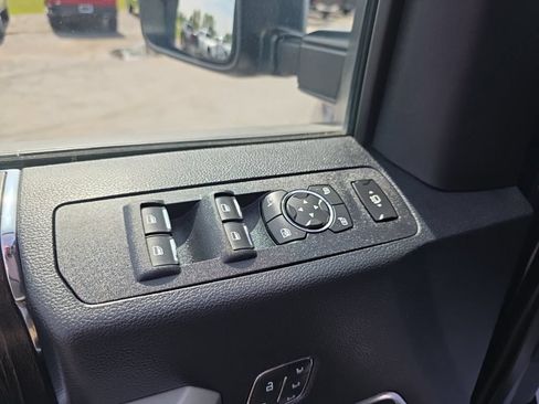 Used 2020 Ford F350 Lariat w/ Lariat Ultimate Package AWD/4WD image 38