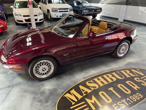 Used 1995 MAZDA MX-5 Miata M-Edition RWD image 23