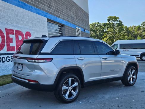 Used 2022 Jeep Grand Cherokee Limited RWD image 7