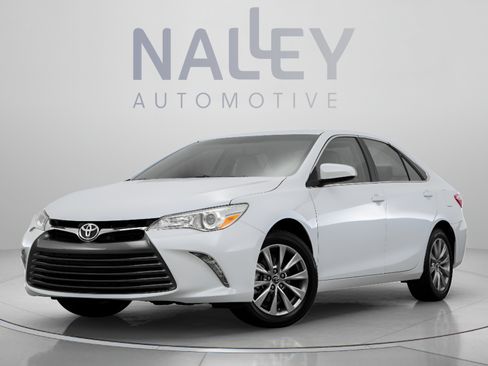 Used 2017 Toyota Camry SE FWD image 11