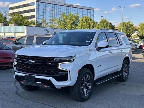 Used 2023 Chevrolet Tahoe Z71 w/ Luxury Package AWD/4WD image 5