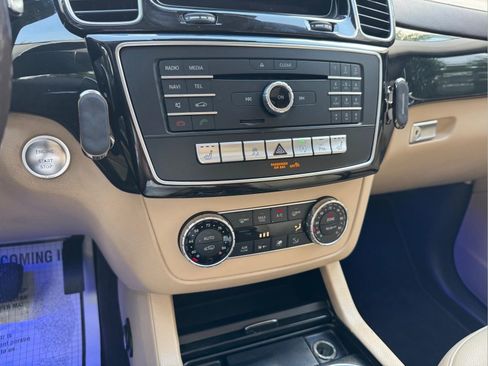 Used 2017 Mercedes-Benz GLS 450 4MATIC image 27