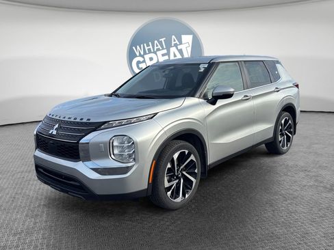 Used 2022 Mitsubishi Outlander ES image 8