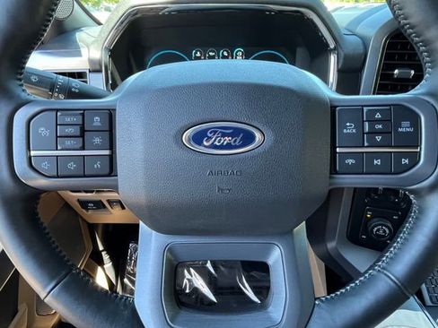 Used 2023 Ford F150 Lariat w/ Trailer Tow Package image 21