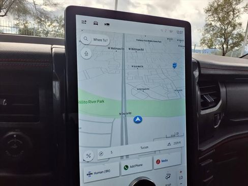 Used 2023 Ford Expedition Limited image 3