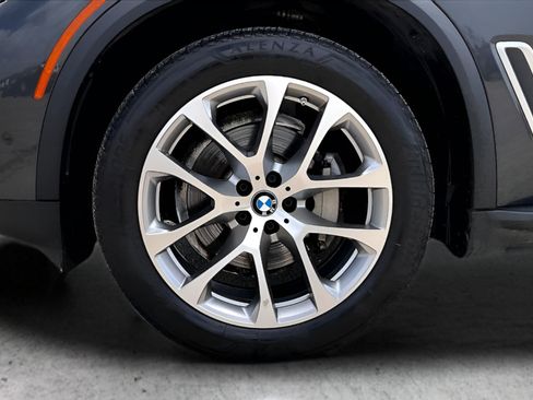Used 2023 BMW X5 xDrive40i w/ Premium Package AWD/4WD image 35