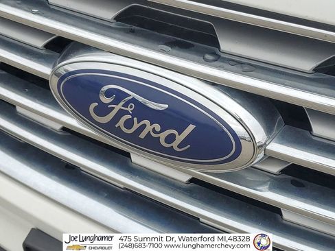 Used 2020 Ford Edge Titanium image 32