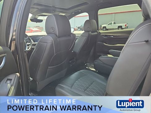 Used 2022 Buick Enclave Avenir w/ Avenir Technology Package AWD/4WD image 13