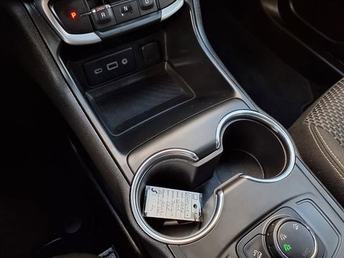 Certified 2023 GMC Terrain SLE image 11