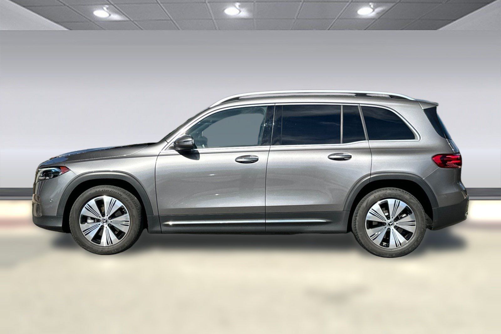 Used 2024 Mercedes-Benz EQB 250+ image 2