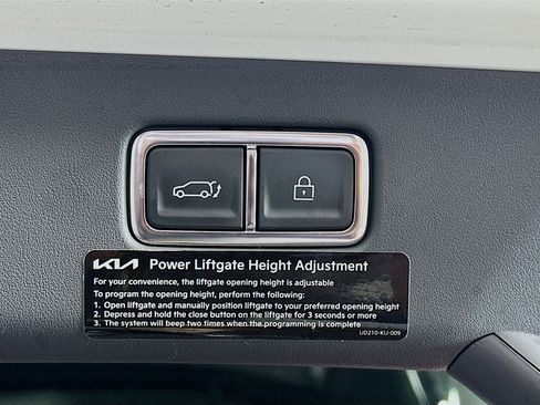 Used 2024 Kia EV9 Light Long Range image 32