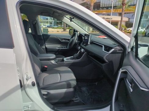 Used 2024 Toyota RAV4 XLE FWD image 28