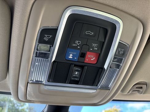 Used 2022 RAM 2500 Laramie AWD/4WD image 25
