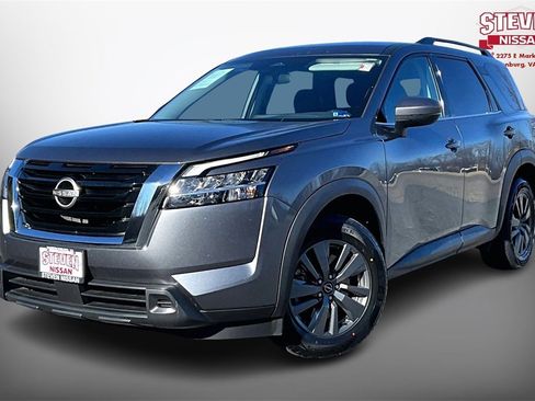 Certified 2022 Nissan Pathfinder SV image 3