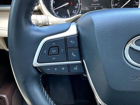 Used 2022 Toyota Highlander Limited AWD/4WD image 22