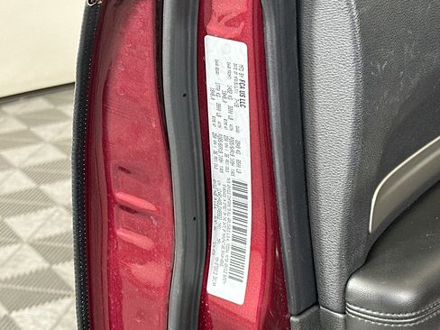 Used 2018 Dodge Durango SXT w/ 3rd Row Seating Group RWD image 12