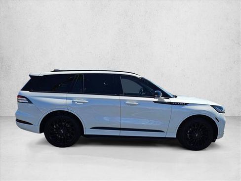Used 2025 Lincoln Aviator Reserve w/ Jet Appearance Package AWD/4WD image 4