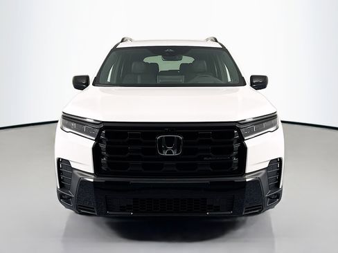 New 2026 Honda Pilot Black Edition image 2