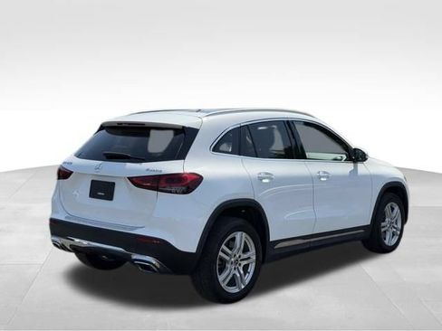 Used 2022 Mercedes-Benz GLA 250 4MATIC image 7