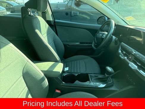 Used 2025 Kia K4 EX FWD image 3