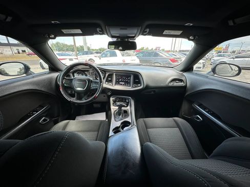 Used 2019 Dodge Challenger SXT AWD/4WD image 2