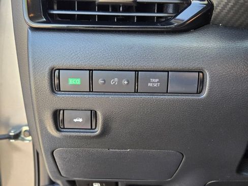 Used 2024 Nissan Sentra SV FWD image 35
