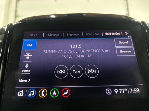 Used 2021 Chevrolet Traverse RS image 30