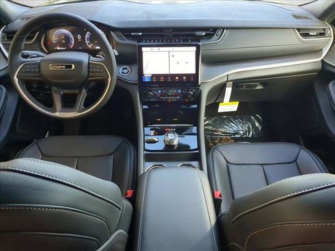 New 2025 Jeep Grand Cherokee Limited w/ Luxury Tech Group II image 15